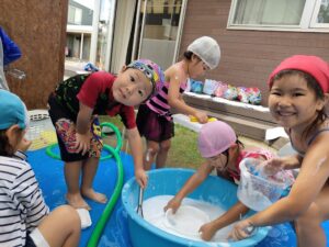 楽しく泡遊び（福田ち）