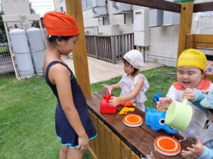 保育園に小学校のお兄さん、お姉さんが遊びにきたよ（福永）