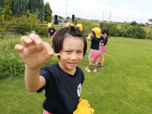 戸外の様子と給食の様子（吉川）