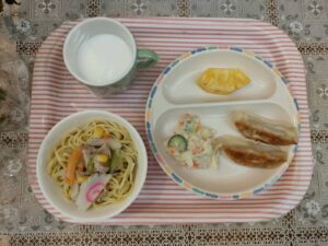 大好きな給食の時間♡　（阿美）