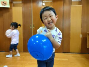 風船と粘土遊びをしたよ！（黒川）