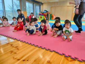 遊戯室で集会♪（中村）