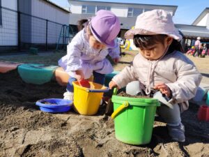 砂遊びをしたよ☆（吉田）