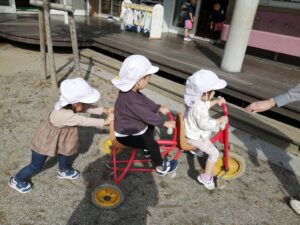 戸外遊びをしたよ☆（滝）