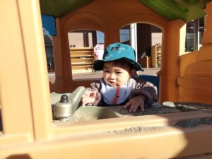 クリスマスツリーの前でパシャ！（木川）