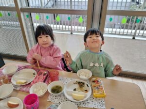 給食おいしい♪(福田純)