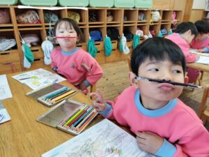 大好きな塗り絵の時間(菊地)