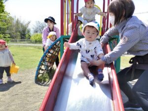 園庭で遊んだよ♡　（佐藤）