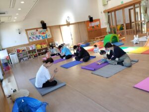 ☆「親子ヨガ」☆(青柳)