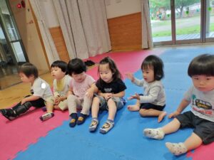 新聞紙遊び（平野）