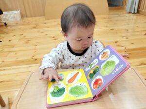 朝の会や玩具遊び（遠藤）