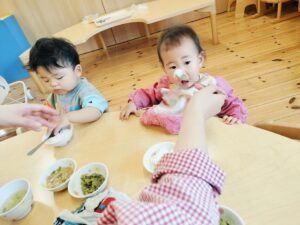 給食美味しいな！　(浅野)