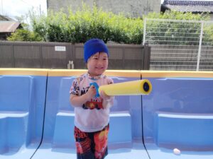 プール遊び（佐藤ゆ）