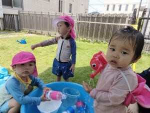 楽しく水遊び（酒井）
