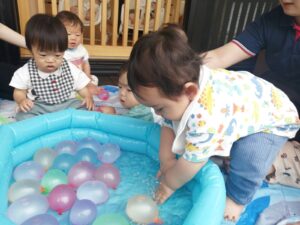 水風船で遊びました♪（若林）