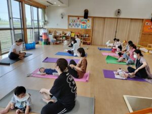 ☆「親子ヨガ」☆(青柳)