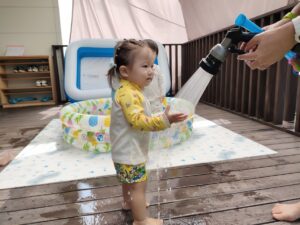 プール気持ちいいね！！（井上）