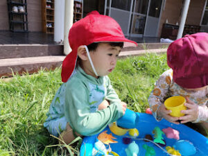 ホースのシャワーに大興奮！！(西村)