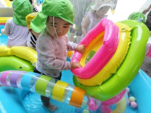 プール遊び（吉川）