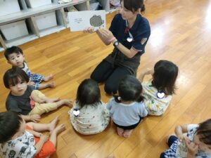 楽しい絵本の時間♬(荒井)