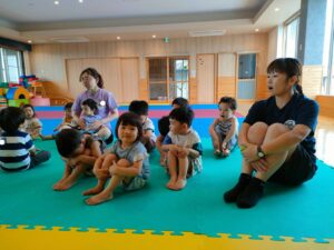 集会とプールで水あそびをしたよ♪(尾崎)