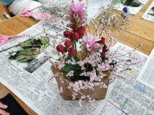 8月27日　フラワーアレンジメント（石崎）