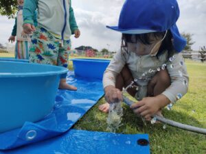 プールに入ったよ☆(荒井)