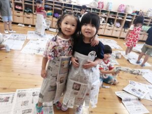 新聞紙遊び(山下)