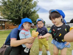 戸外でたくさん身体を動かしました！（落合）