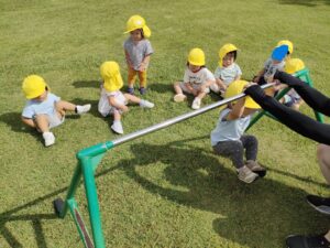 10月6日　芝滑り＆鉄棒遊び（阿部）