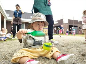 園庭で遊んだよ（小原）