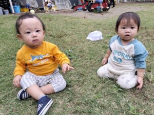 今日も元気に戸外遊び♪(伊藤ゆ)