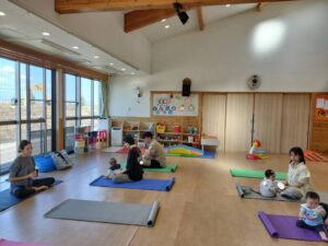 ☆「親子ヨガ」☆(青柳)