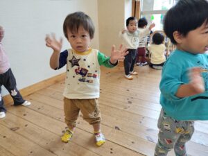 1在園児さんと一緒♪（続橋）