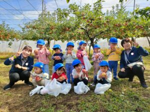 りんご狩りに行ってきました♪(尾崎)