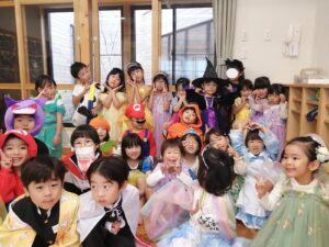 10月生まれの誕生会☆幼児・2歳児(岩本)