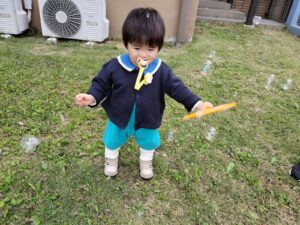 11月6日　しゃぼん玉遊び（石崎）