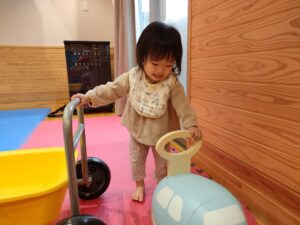 遊戯室で遊んだよ（小原）