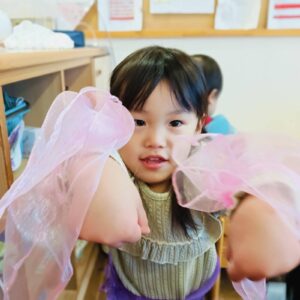 スカーフ遊び（戸澤）