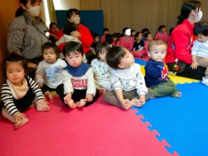 発表会ごっこにお客さんです！（福田）