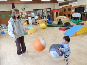 12月2日　ボールプール・風船遊び（舘野）
