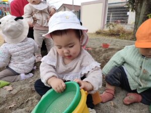 砂場で遊んだよ♪（黒川）