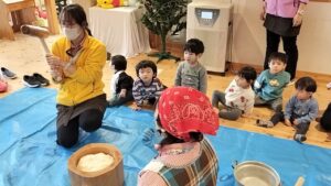 餅つきしたよ(大澤)