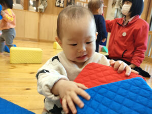 布ブロックで遊んだよ～！！（小倉）