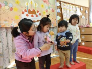 1月15日　1月生まれの誕生会（小林）