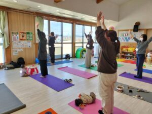 ☆「親子ヨガ」☆(青柳)