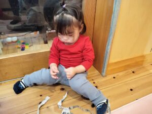 新聞紙遊びしたよ！（高野）