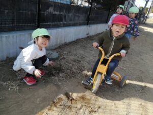 みんなで戸外遊び（天谷）