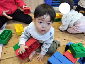 大型ブロックで遊んだよ！（吉川）