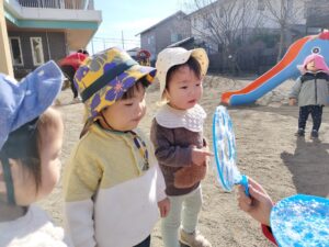 シャボン玉遊び　（浅野）